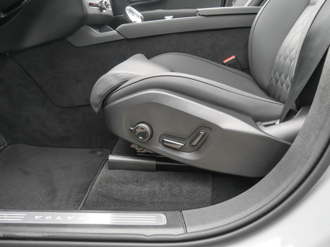 Volvo XC90 - SUV/Off-road - Grau - Gebrauchtwagen - Bild 15