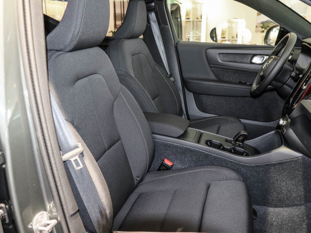 Volvo EX40 Plus Extended Range - SUV/Off-road - Grün - Neuwagen - Bild 6