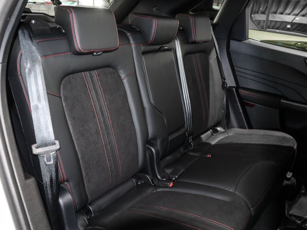 Ford Kuga - SUV/Off-road - Weiss - Gebrauchtwagen - Bild 4