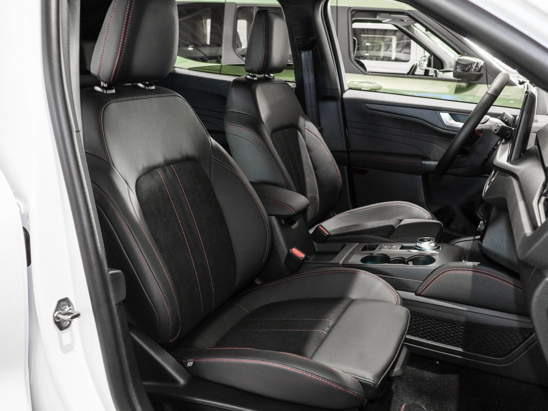Ford Kuga - SUV/Off-road - Weiss - Gebrauchtwagen - Bild 6