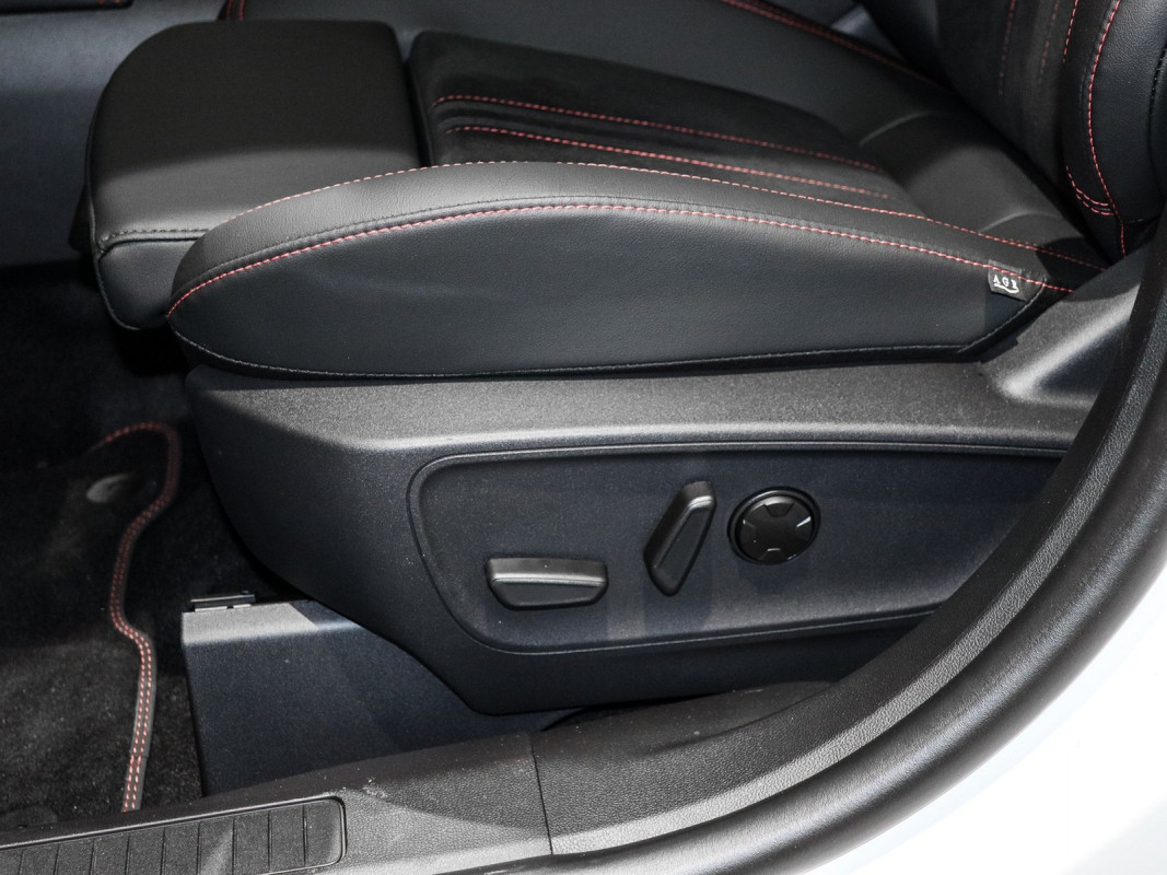 Ford Kuga - SUV/Off-road - Weiss - Gebrauchtwagen - Bild 13