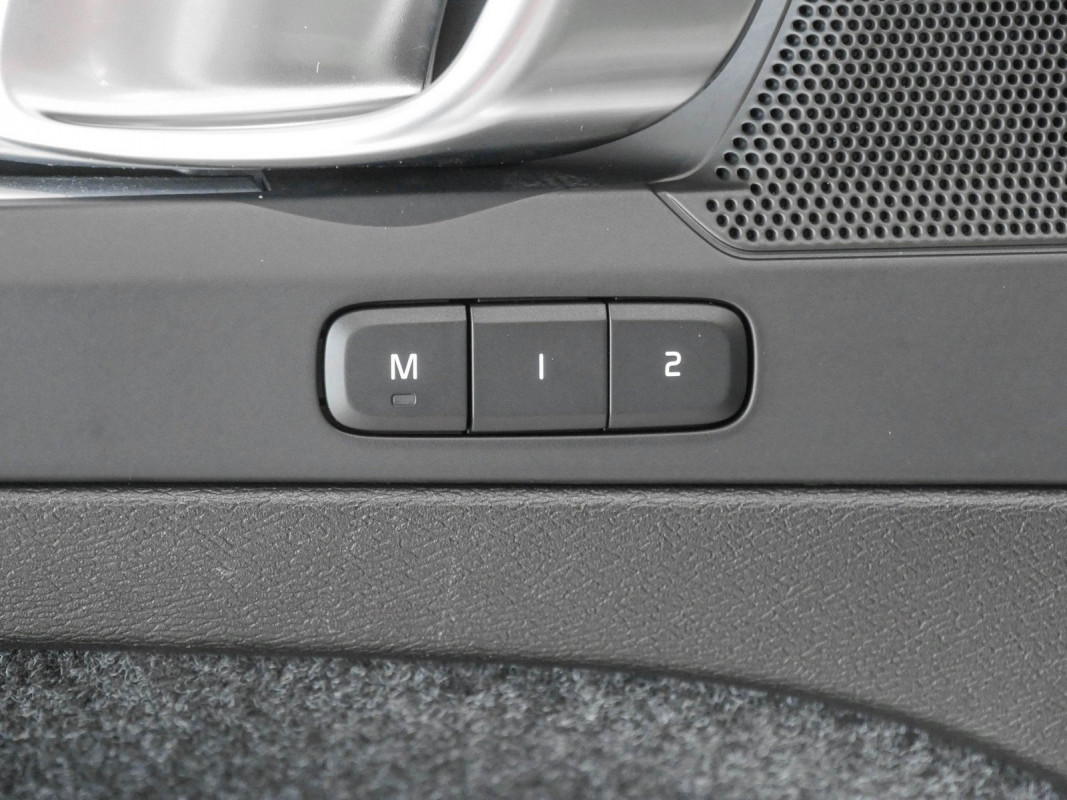 Volvo XC40 - SUV/Off-road - Silber - Gebrauchtwagen - Bild 12