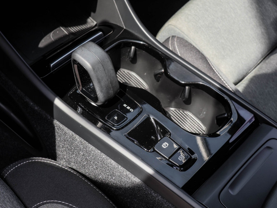 Volvo XC40 B3 - SUV/Off-road - Schwarz - Gebrauchtwagen - Bild 10