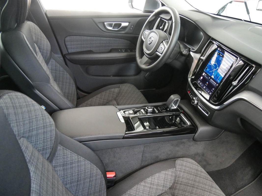 Volvo V60 T6 Recharge Plug-In Hybrid - Kombi - Grau - Gebrauchtwagen - Bild 3