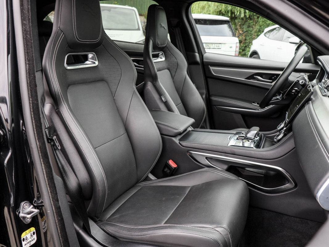 Jaguar F-PACE - SUV/Off-road - Schwarz - Gebrauchtwagen - Bild 6