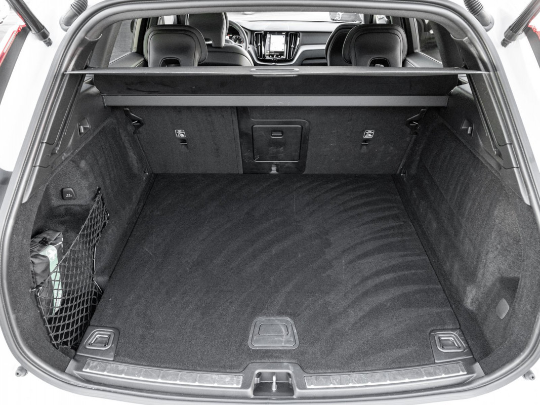 Volvo XC60 - SUV/Off-road - Weiss - Gebrauchtwagen - Bild 11