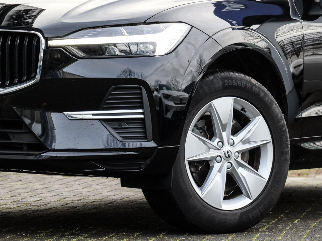 Volvo XC60 B4 Diesel Core 2 WD - SUV/Off-road - Schwarz - Gebrauchtwagen - Bild 5