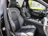 Volvo XC60 B5 Ultimate Dark AWD - SUV/Off-road - Schwarz - Gebrauchtwagen - Bild 6