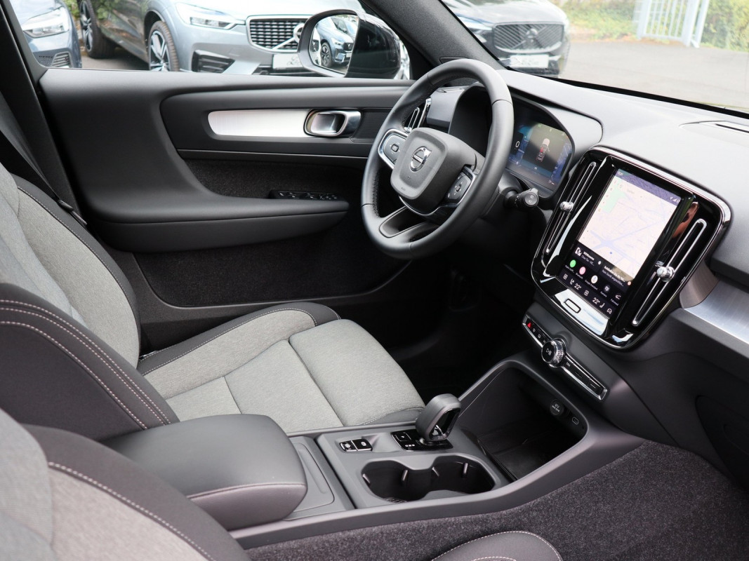 Volvo XC40 B3 (B) - SUV/Off-road - Schwarz - Gebrauchtwagen - Bild 3