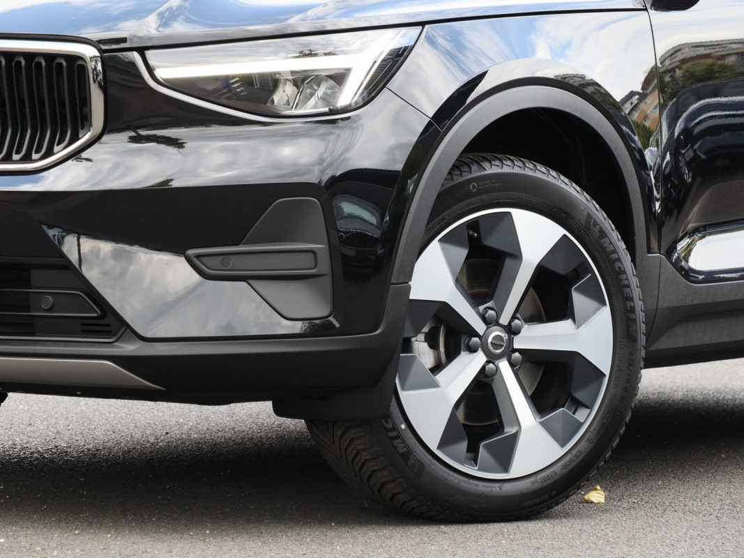 Volvo XC40 B3 (B) - SUV/Off-road - Schwarz - Gebrauchtwagen - Bild 5