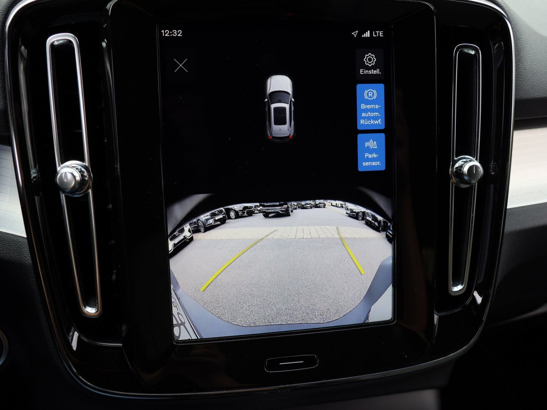 Volvo XC40 B3 (B) - SUV/Off-road - Schwarz - Gebrauchtwagen - Bild 12