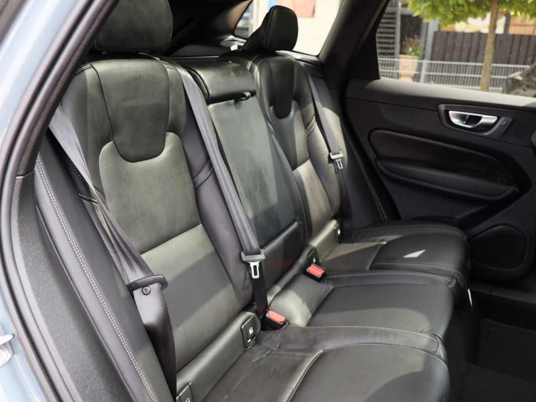 Volvo XC60 B5 Diesel - SUV/Off-road - Grau - Gebrauchtwagen - Bild 4