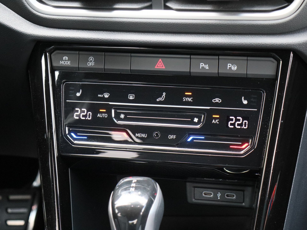 VW T-Roc 1.5 TSi DSG - SUV/Off-road - Blau - Gebrauchtwagen - Bild 9