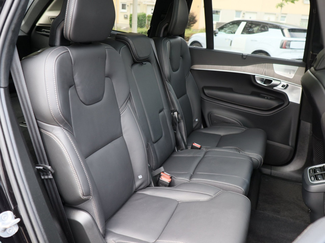 Volvo XC90 B5 Diesel - SUV/Off-road - Schwarz - Gebrauchtwagen - Bild 4