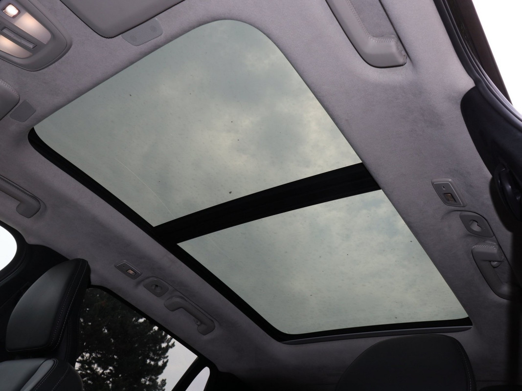 Volvo XC90 B5 Diesel - SUV/Off-road - Schwarz - Gebrauchtwagen - Bild 11