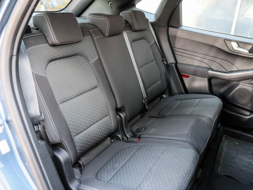 Ford Kuga - SUV/Off-road - Blau - Gebrauchtwagen - Bild 4