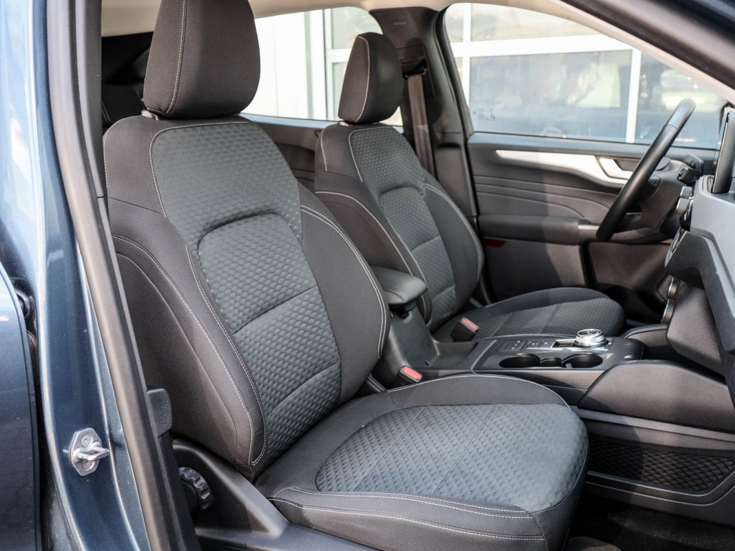 Ford Kuga - SUV/Off-road - Blau - Gebrauchtwagen - Bild 6