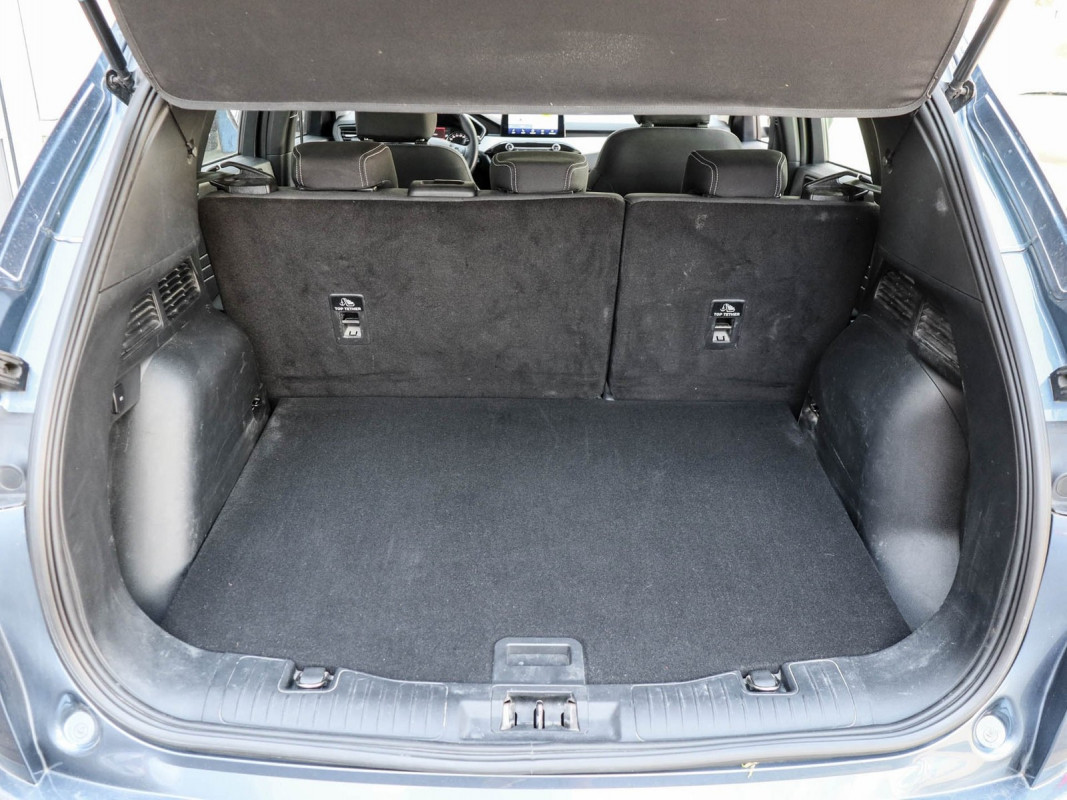 Ford Kuga - SUV/Off-road - Blau - Gebrauchtwagen - Bild 12