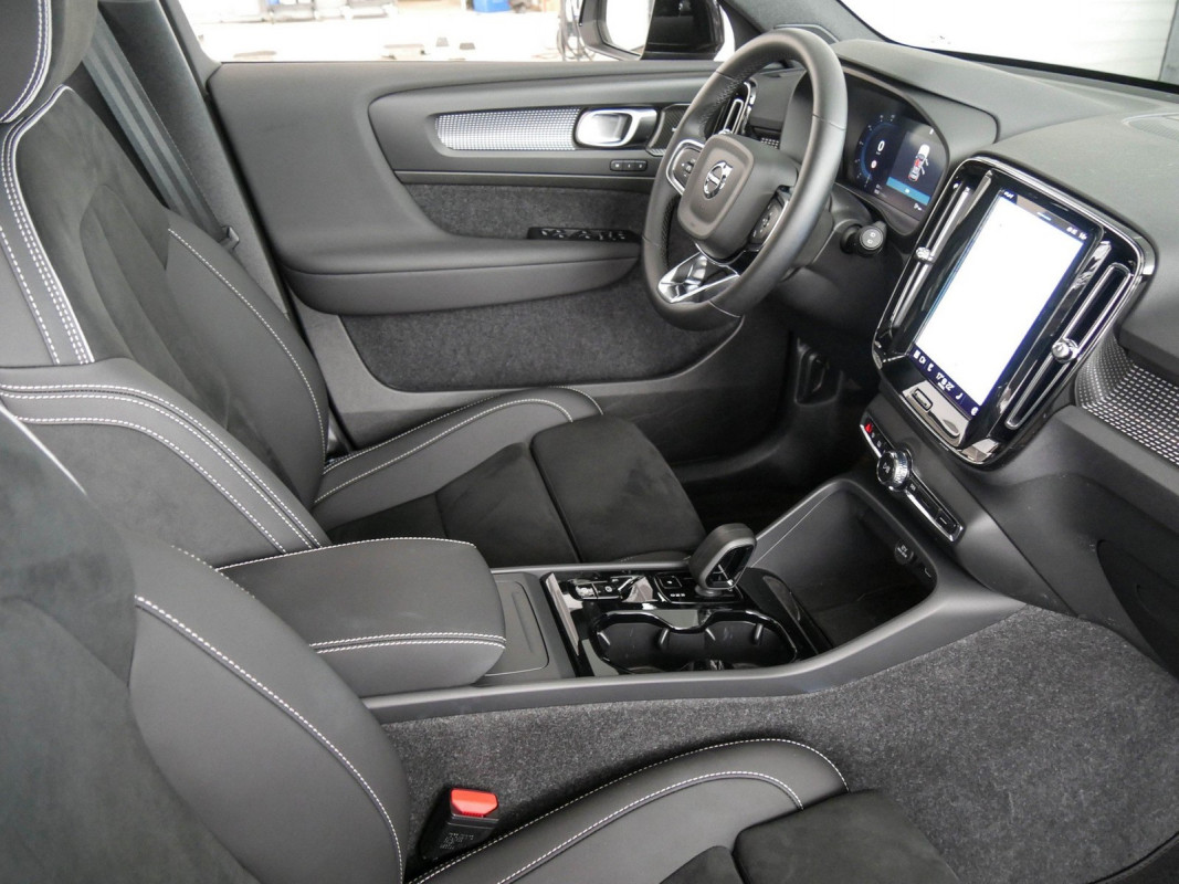 Volvo XC40 - SUV/Off-road - Schwarz - Gebrauchtwagen - Bild 3