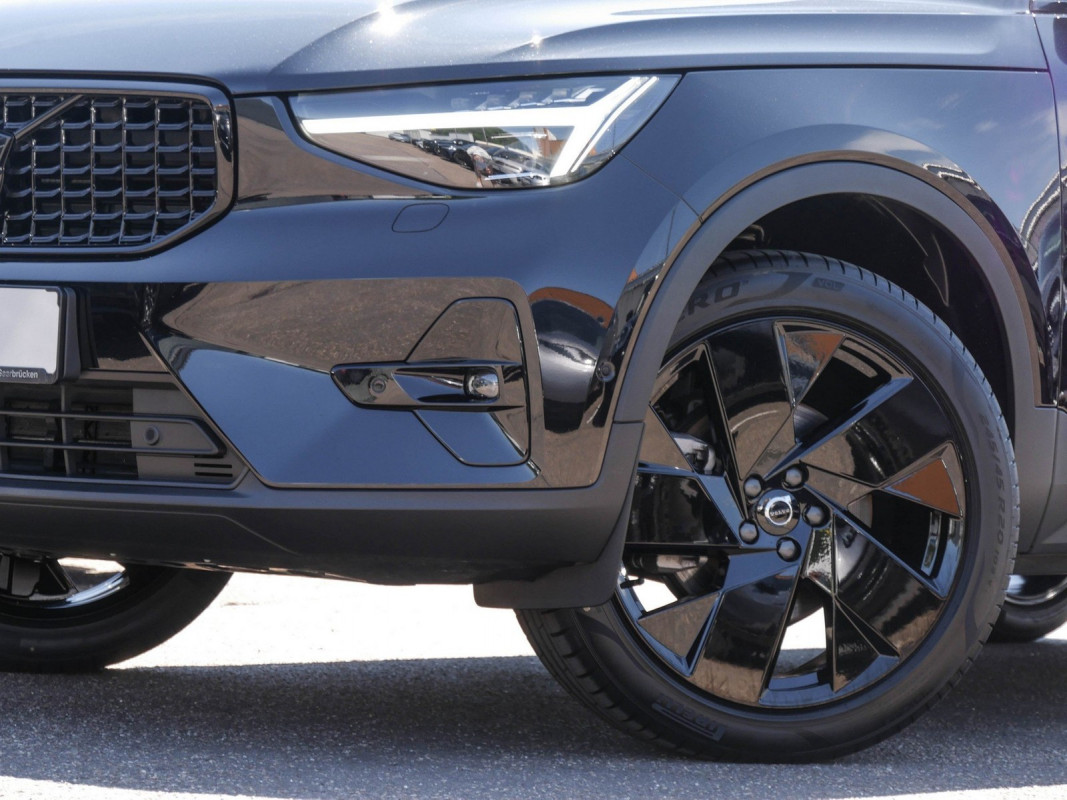 Volvo XC40 - SUV/Off-road - Schwarz - Gebrauchtwagen - Bild 5