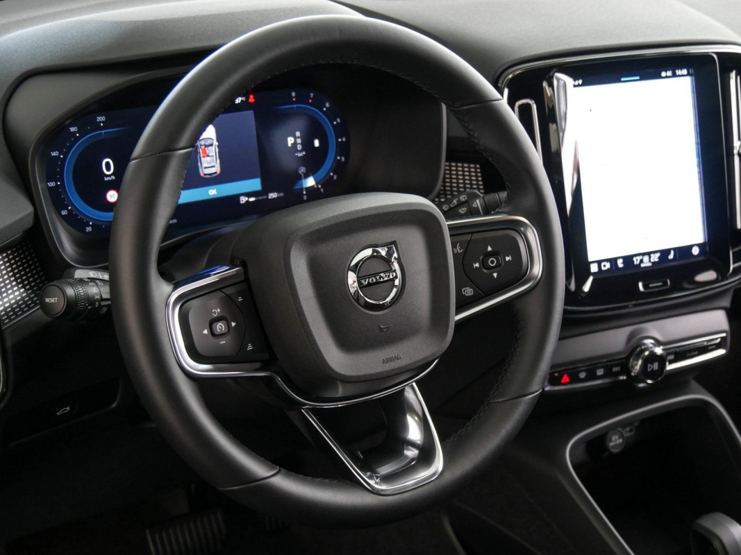 Volvo XC40 - SUV/Off-road - Schwarz - Gebrauchtwagen - Bild 9