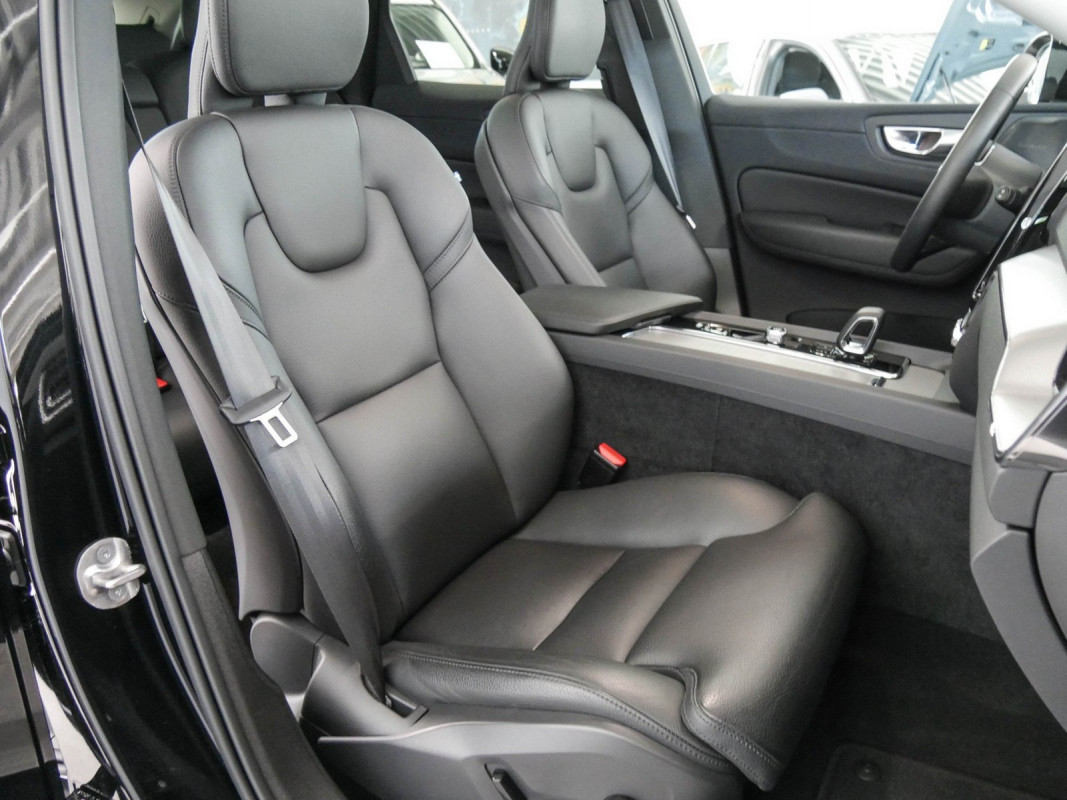 Volvo XC60 - SUV/Off-road - Schwarz - Gebrauchtwagen - Bild 6