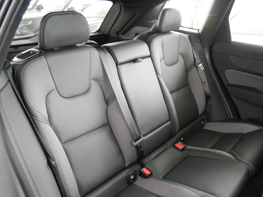 Volvo XC60 - SUV/Off-road - Schwarz - Gebrauchtwagen - Bild 4