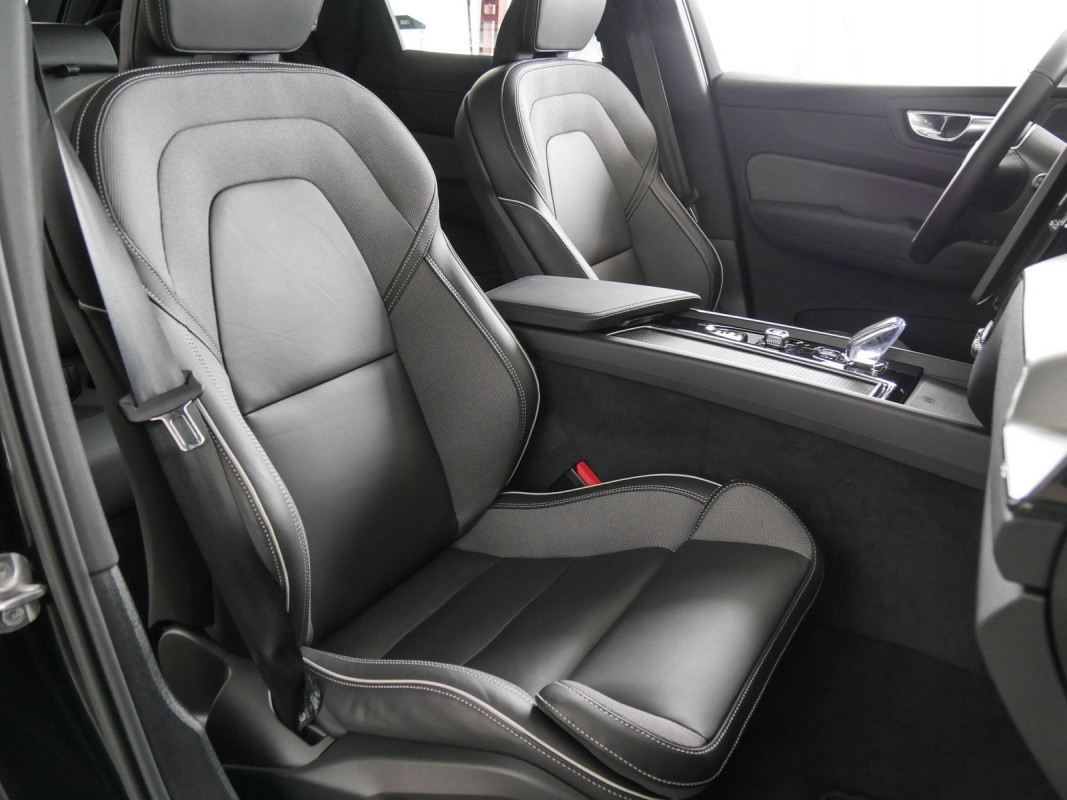 Volvo XC60 - SUV/Off-road - Schwarz - Gebrauchtwagen - Bild 6