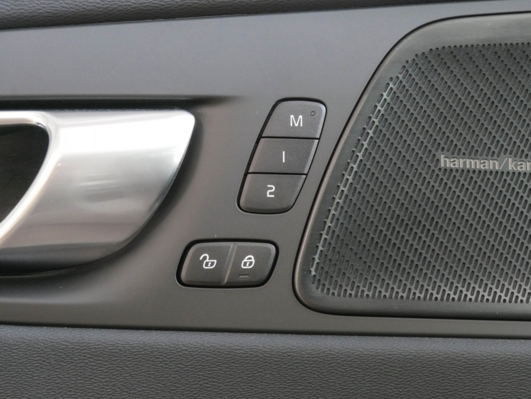 Volvo XC60 - SUV/Off-road - Grau - Gebrauchtwagen - Bild 14