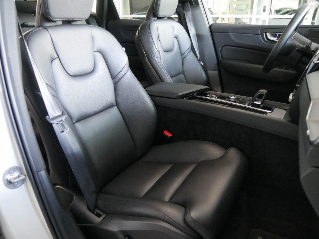 Volvo XC60 - SUV/Off-road - Weiss - Gebrauchtwagen - Bild 6