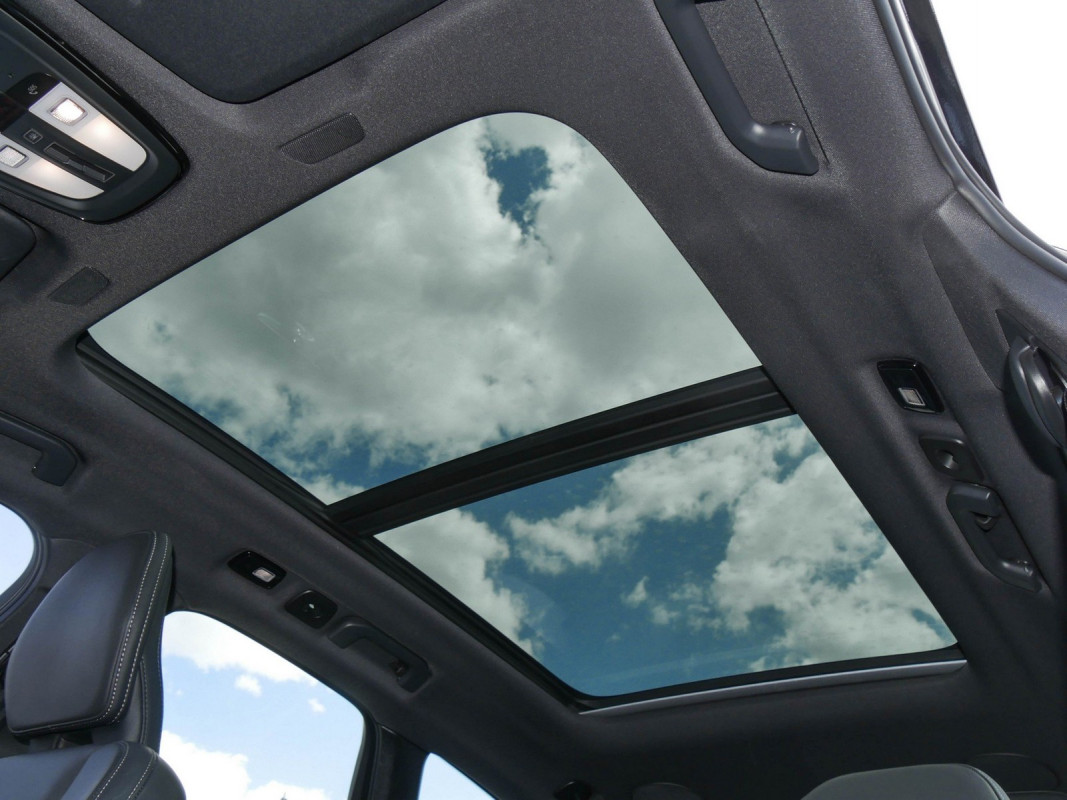 Volvo XC60 - SUV/Off-road - Schwarz - Gebrauchtwagen - Bild 11