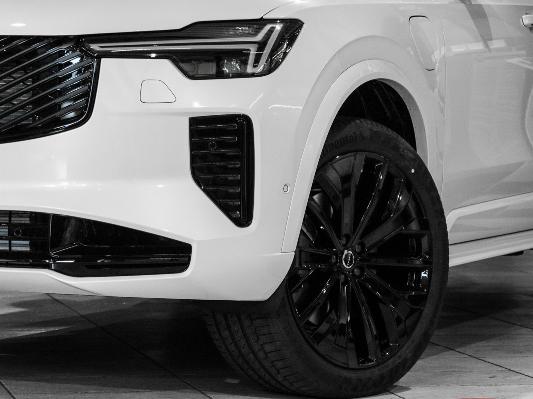 Volvo XC90 T8 Dark Ultra Plug-In-Hybrid AWD - SUV/Off-road - Weiss - Gebrauchtwagen - Bild 5