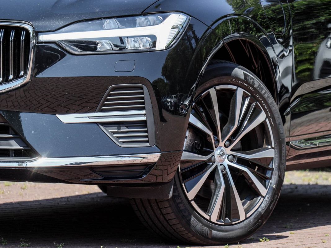 Volvo XC60 T8 - SUV/Off-road - Schwarz - Gebrauchtwagen - Bild 5