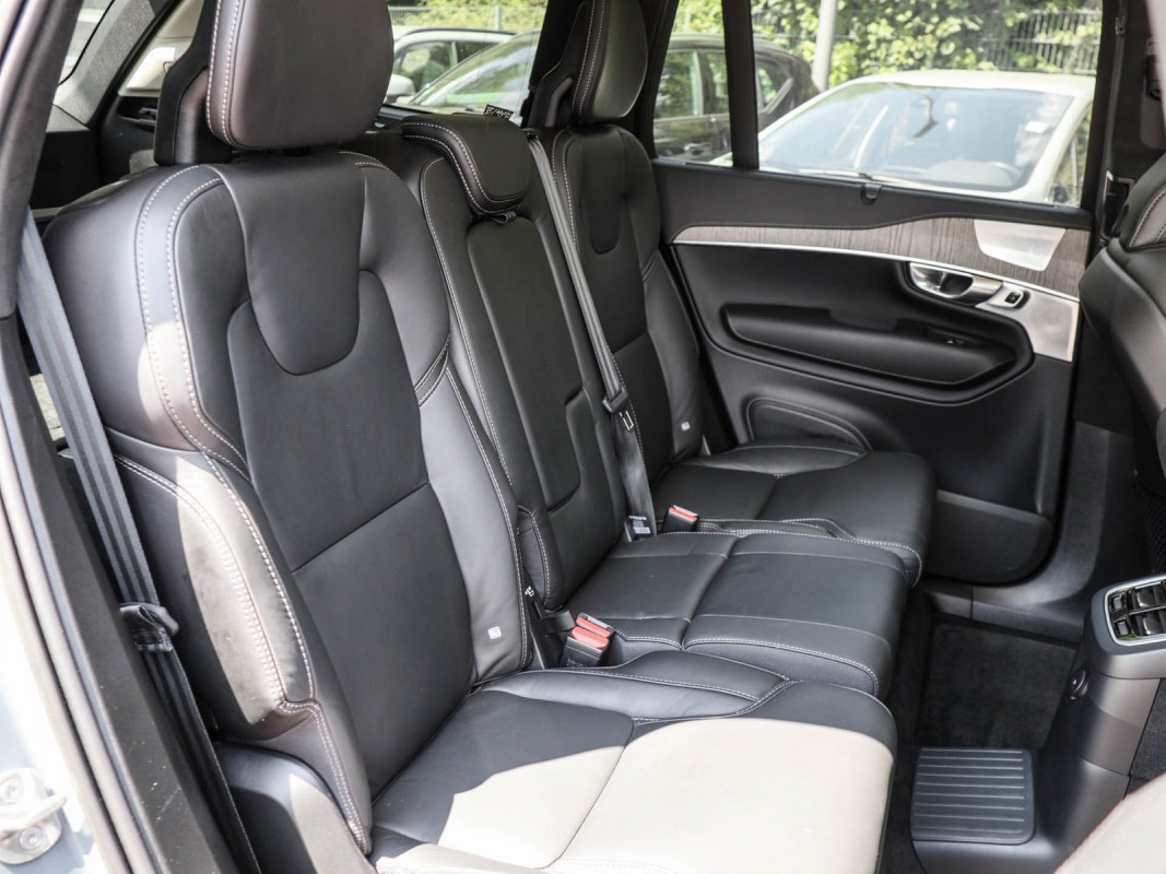 Volvo XC90 T8 - SUV/Off-road - Grau - Gebrauchtwagen - Bild 4