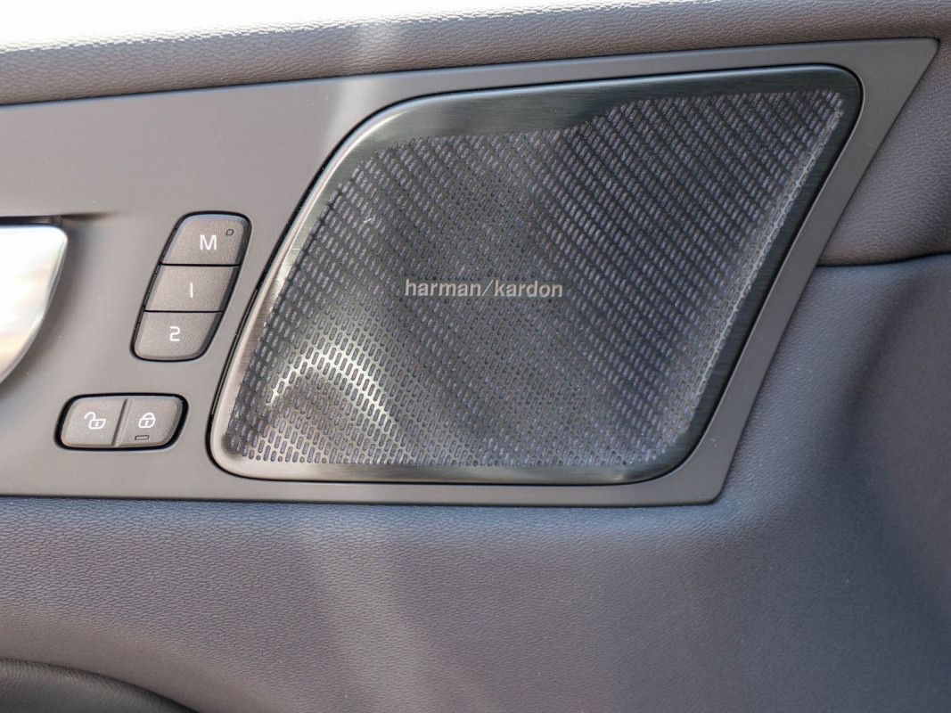 Volvo XC60 T8 - SUV/Off-road - Schwarz - Gebrauchtwagen - Bild 14