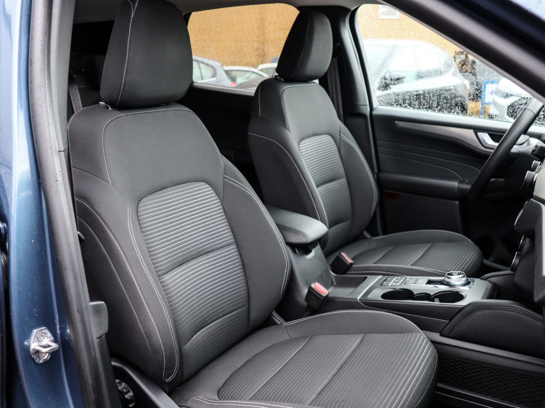 Ford Kuga - SUV/Off-road - Blau - Gebrauchtwagen - Bild 6