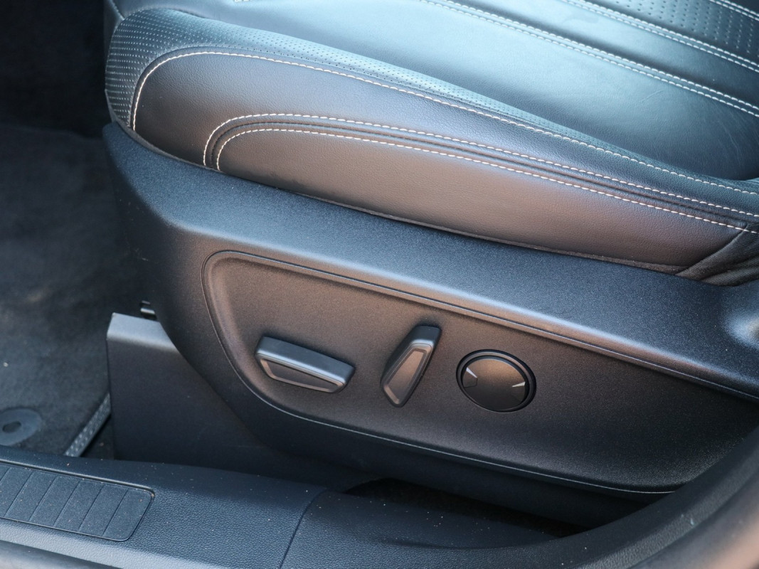 Ford Kuga - SUV/Off-road - Blau - Gebrauchtwagen - Bild 15