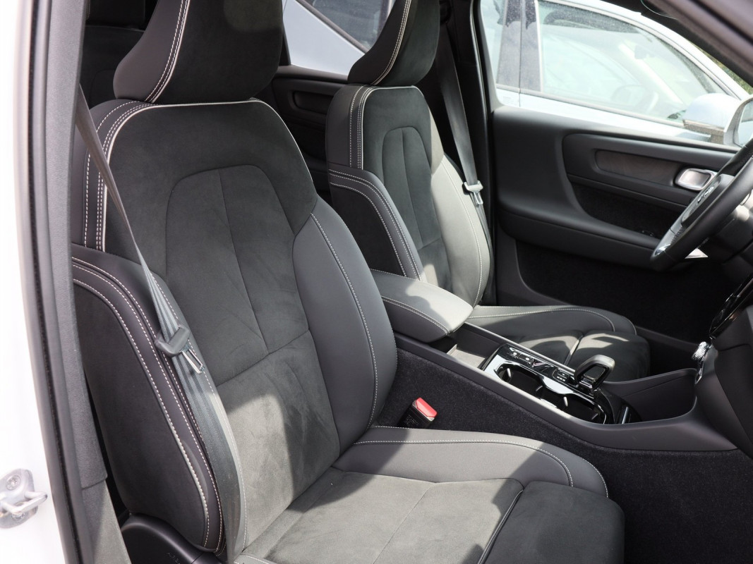 Volvo XC40 T4 Recharge - SUV/Off-road - Weiss - Gebrauchtwagen - Bild 6