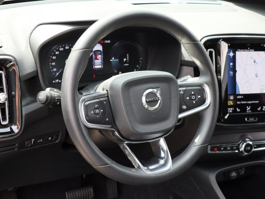 Volvo XC40 T4 Recharge - SUV/Off-road - Weiss - Gebrauchtwagen - Bild 9