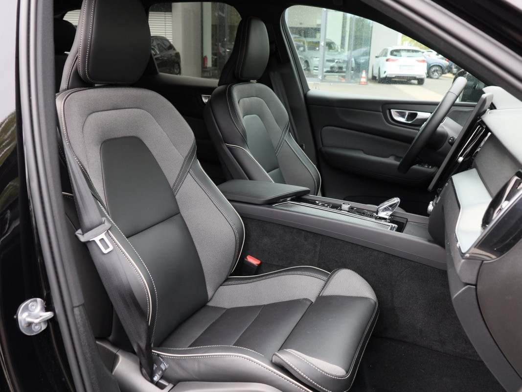 Volvo XC60 T8 AWD - SUV/Off-road - Schwarz - Gebrauchtwagen - Bild 6