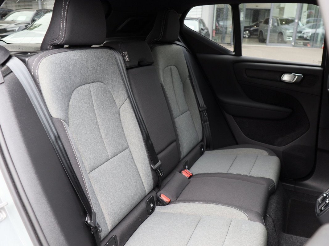 Volvo XC40 B3 - SUV/Off-road - Grau - Gebrauchtwagen - Bild 4