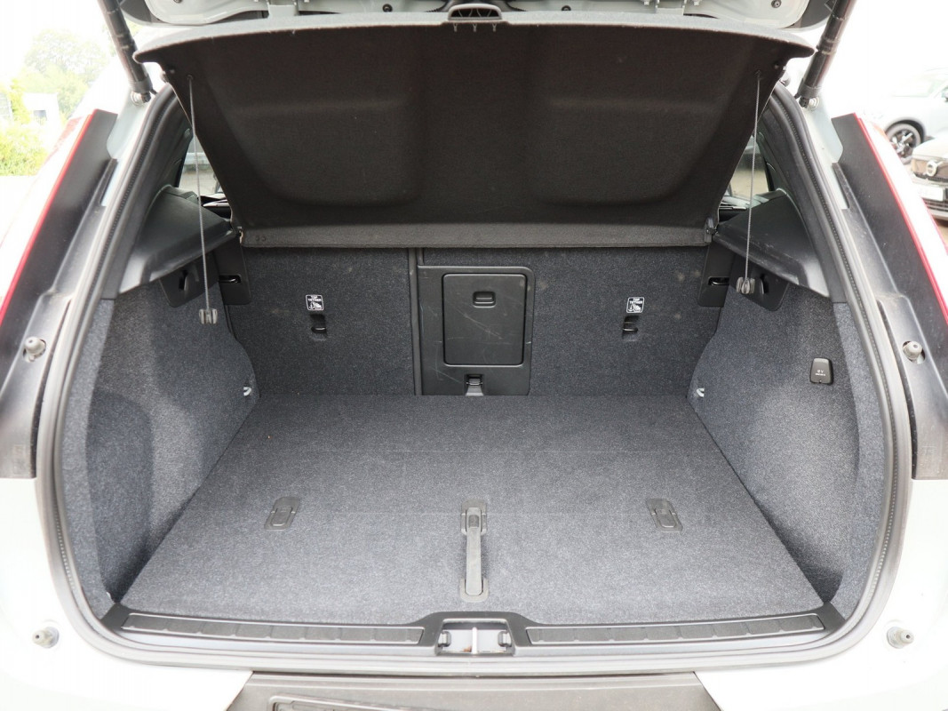 Volvo XC40 B3 - SUV/Off-road - Grau - Gebrauchtwagen - Bild 10