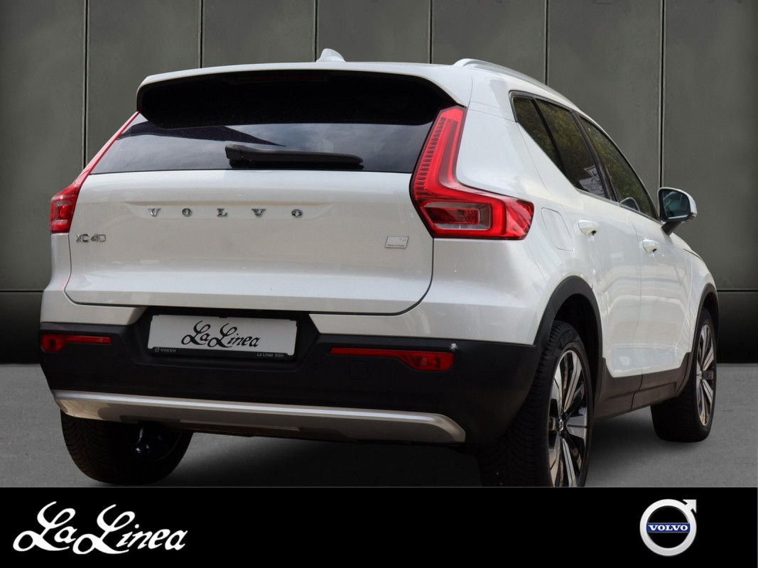 Volvo XC40 T4 Recharge - SUV/Off-road - Weiss - Gebrauchtwagen - Bild 2