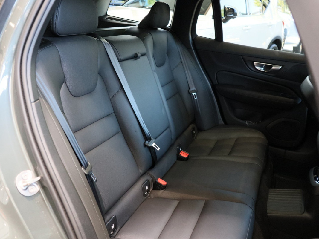 Volvo V60 T8 AWD - Kombi - Grün - Gebrauchtwagen - Bild 4