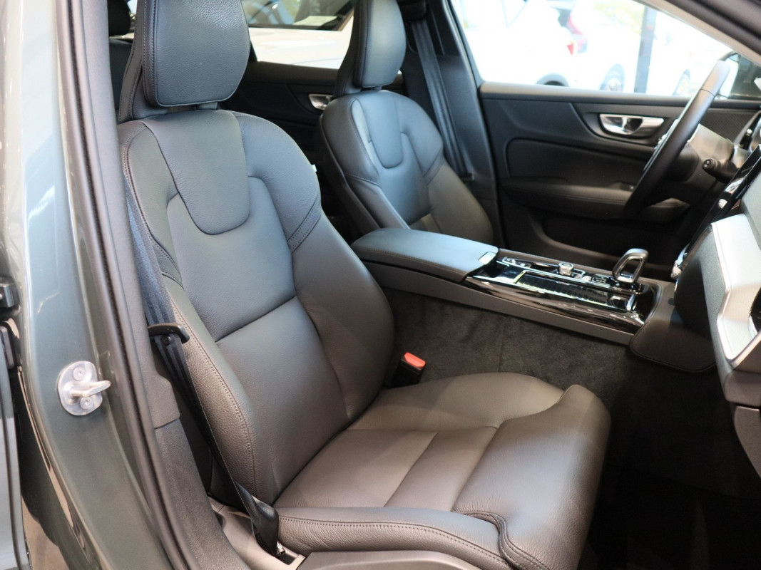 Volvo V60 T8 AWD - Kombi - Grün - Gebrauchtwagen - Bild 6