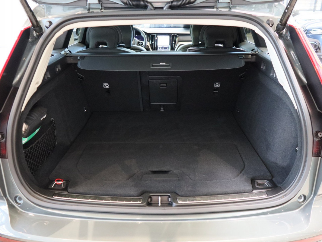 Volvo V60 T8 AWD - Kombi - Grün - Gebrauchtwagen - Bild 10
