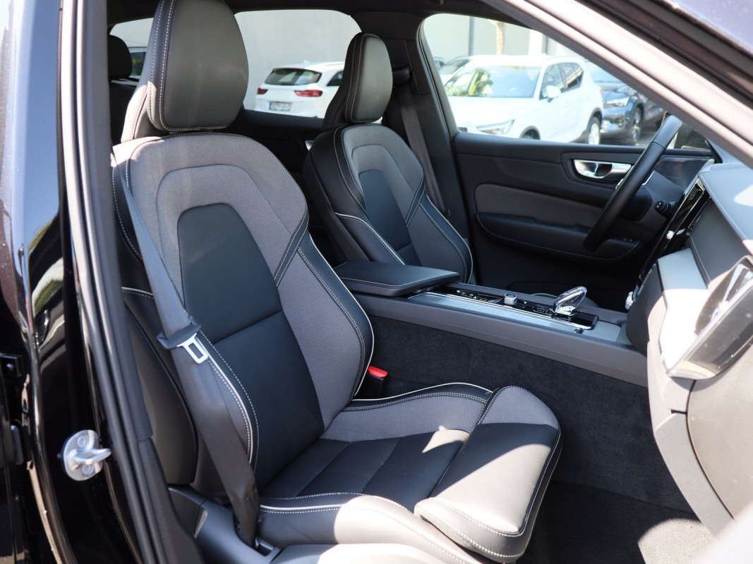 Volvo XC60 T8 AWD - SUV/Off-road - Schwarz - Gebrauchtwagen - Bild 6