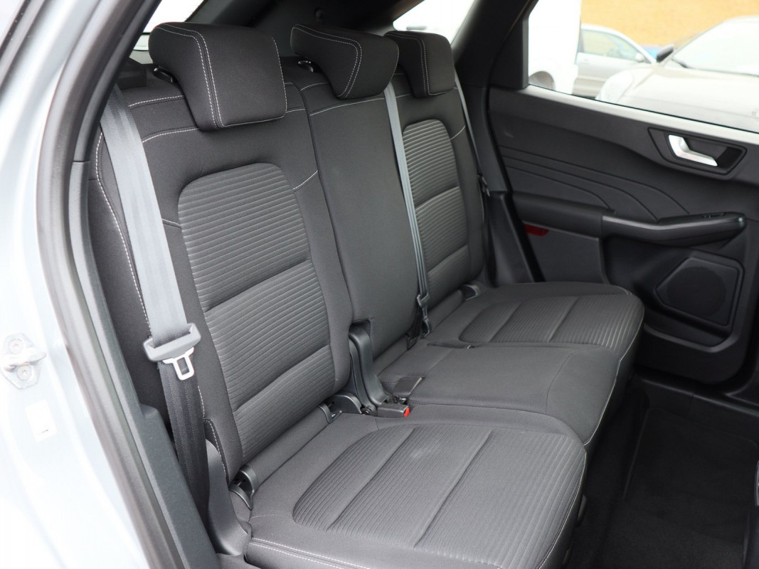 Ford Kuga - SUV/Off-road - Silber - Gebrauchtwagen - Bild 4