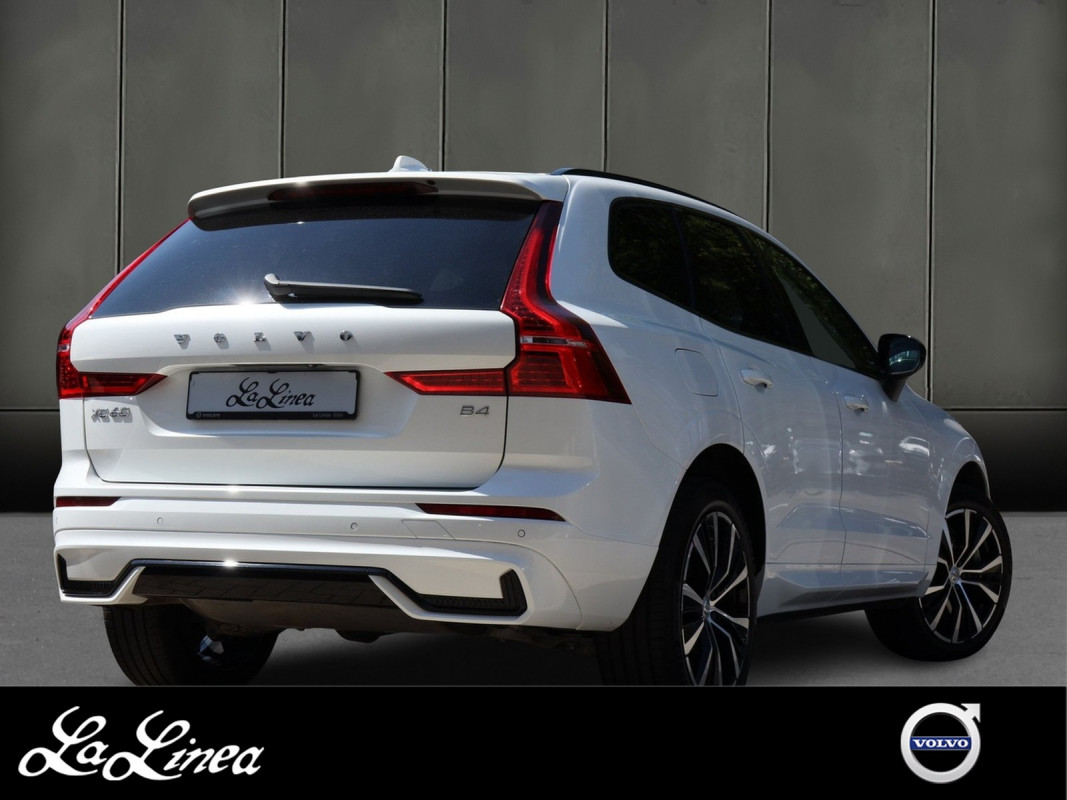 Volvo XC60 B4 (B) Benzin - SUV/Off-road - Weiss - Gebrauchtwagen - Bild 2