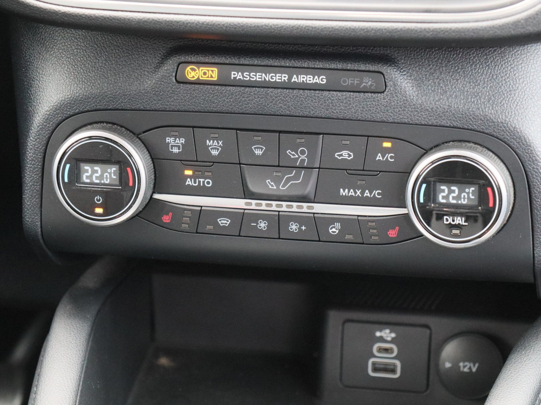 Ford Kuga - SUV/Off-road - Silber - Gebrauchtwagen - Bild 9
